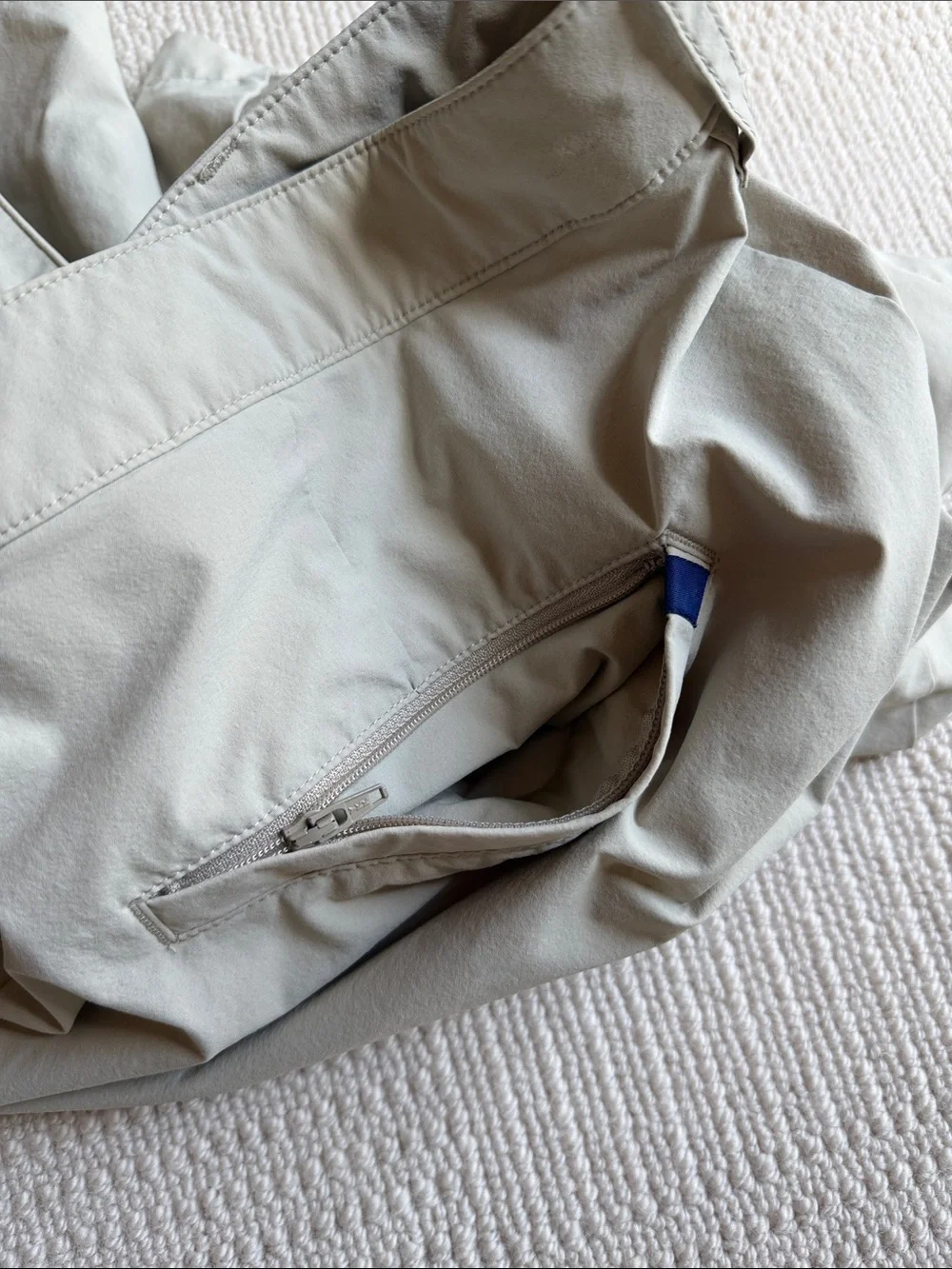 Onward Reserve Men's Flat-Front Performance Shorts in Light Tan.  Size 36.